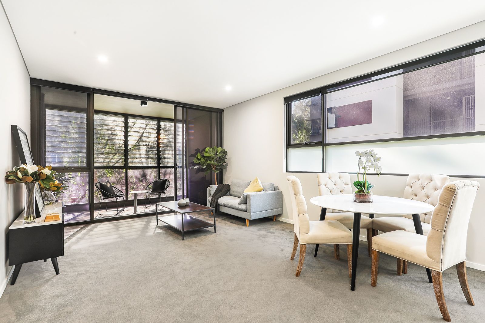 1 bedrooms Apartment / Unit / Flat in 17 Guess Avenue WOLLI CREEK NSW, 2205