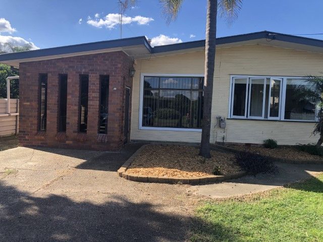 4 bedrooms House in 12 Hall Street DALBY QLD, 4405