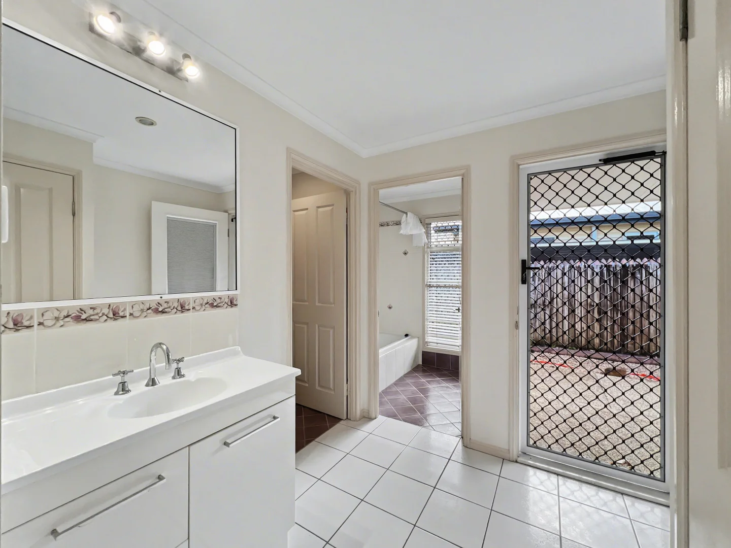 Additional image 8 of 35 Frank Cowley Dr, Glenella QLD 4740