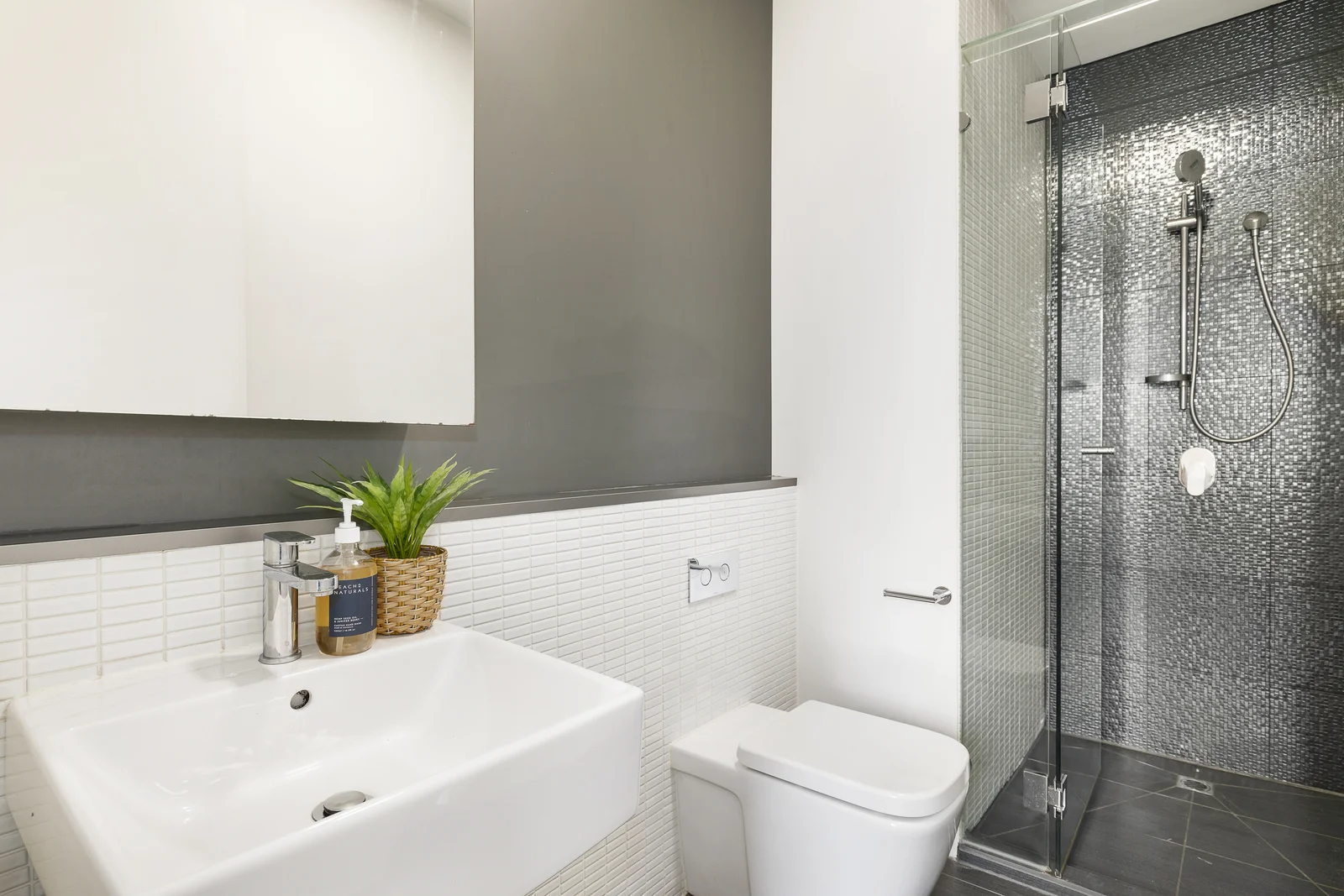 Additional image 9 of 3/162A High Street, Windsor VIC 3181