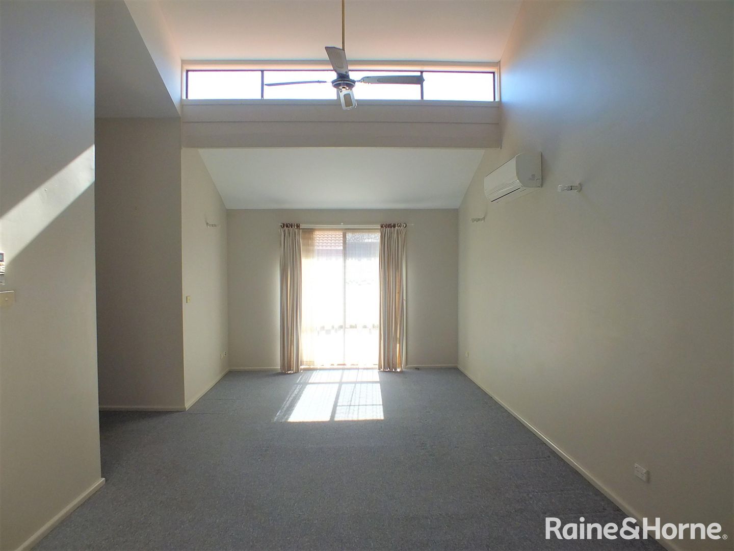 2/15 Watson Street, Young NSW 2594, Image 1