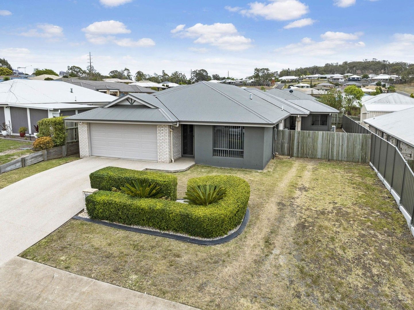 5 bedrooms House in 657 South Street GLENVALE QLD, 4350