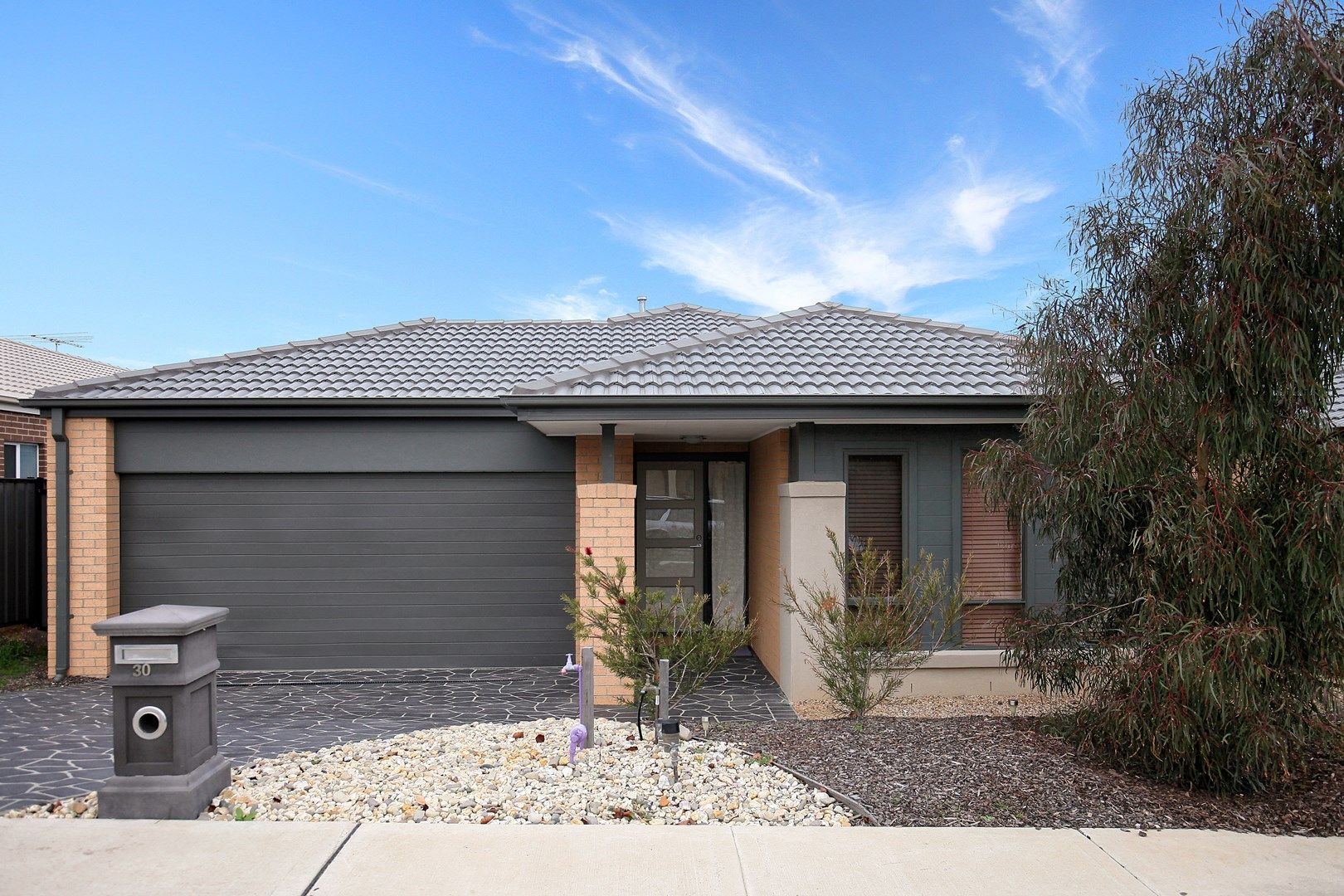 4 bedrooms House in 30 Cockatiel Circuit CRAIGIEBURN VIC, 3064
