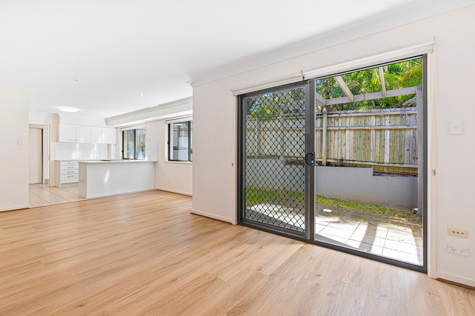 3 bedrooms Townhouse in 15/139 Cotlew Street ASHMORE QLD, 4214