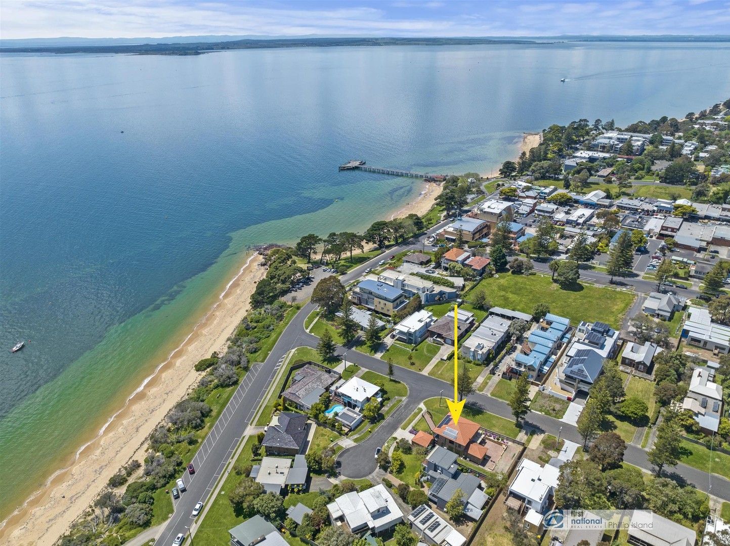 5 bedrooms House in 6 Walpole Street COWES VIC, 3922