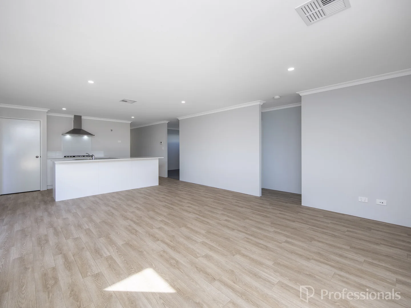 Additional image 8 of 123 Alverstone Boulevard, Lakelands WA 6180