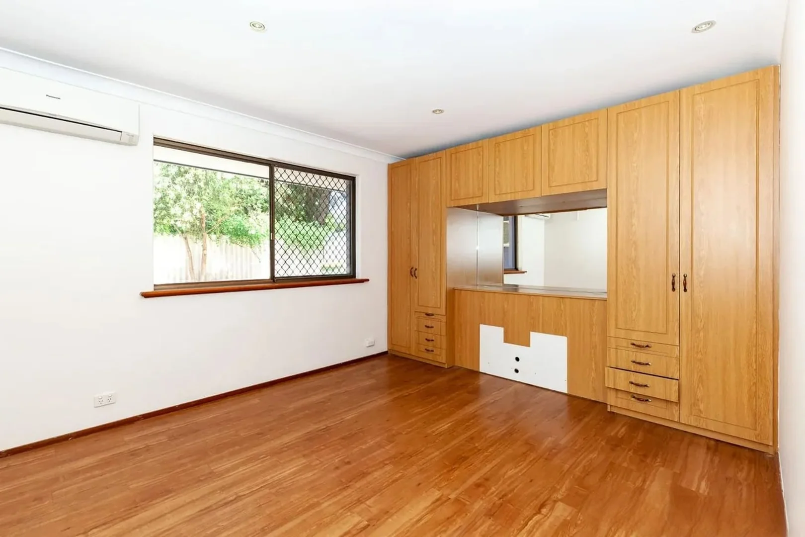 Additional image 7 of 4 Forest Ct, Armadale WA 6112