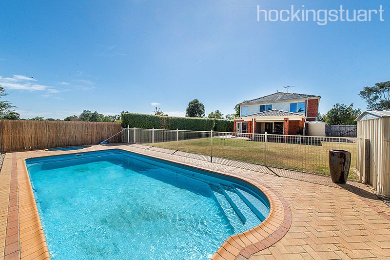 8 Purbeck Place, Narre Warren South VIC 3805, Image 0