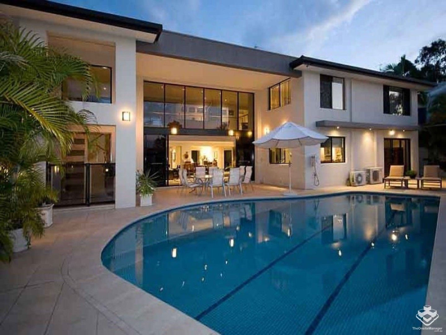 5 bedrooms House in 5 Goroka Place RUNAWAY BAY QLD, 4216