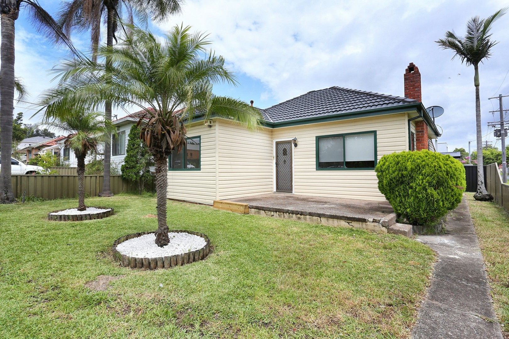 3 bedrooms House in 17 Glenn Place YAGOONA NSW, 2199