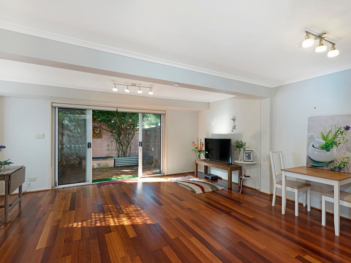 24/18 Elwell Street, Morningside Property History & Address Research