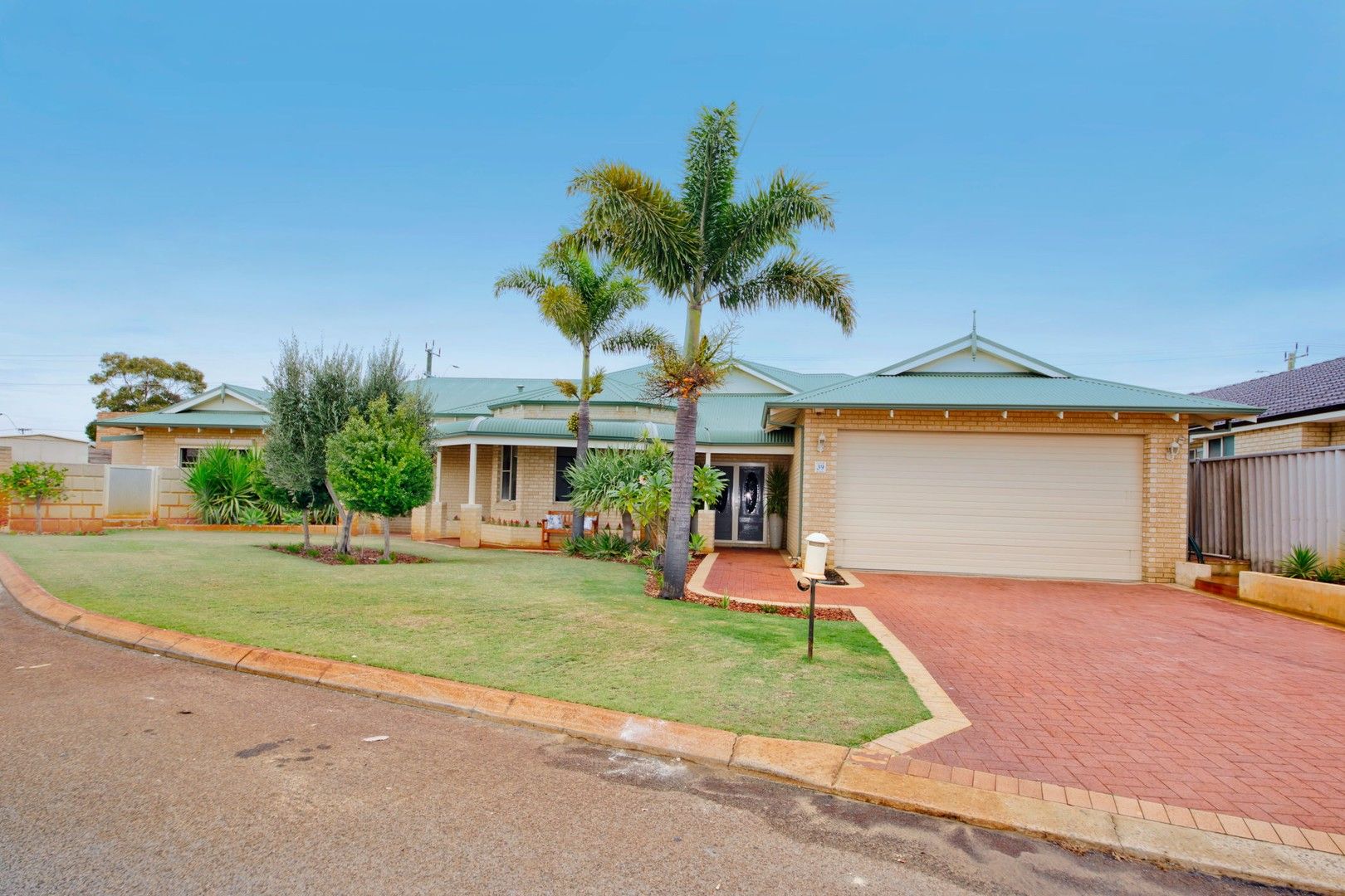 39 Oriole Street, Stirling WA 6021, Image 1