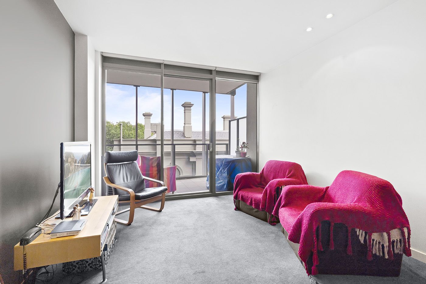 321/55 Queens Road, Melbourne VIC 3004, Image 2