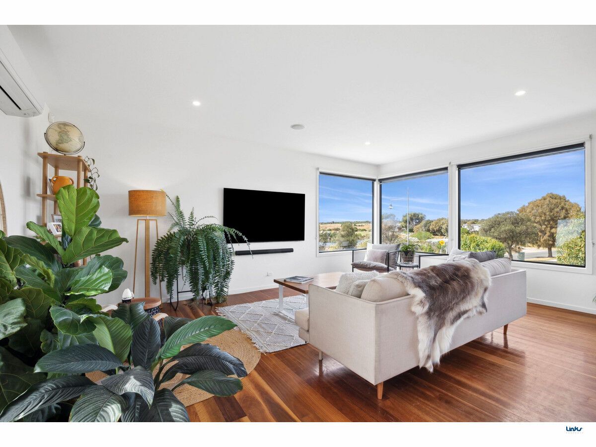 2 Dornoch Link, Torquay VIC 3228, Image 2