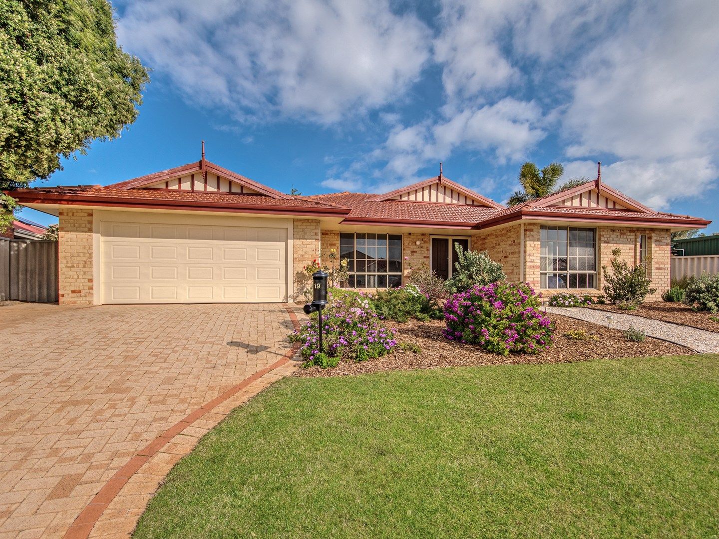 19 Montebourg Meander, Port Kennedy WA 6172, Image 0