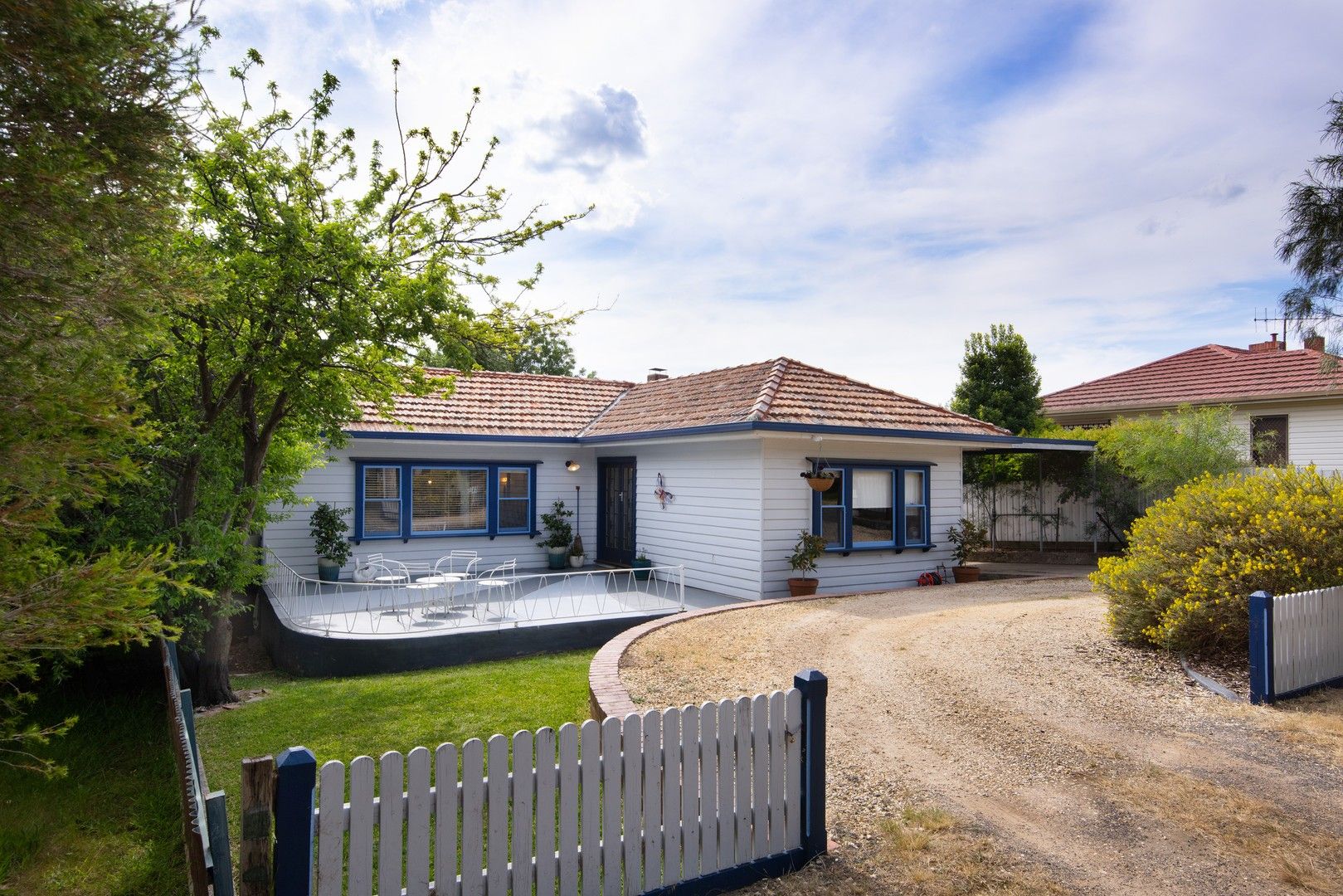 3 bedrooms House in 107A Farnsworth Street CASTLEMAINE VIC, 3450