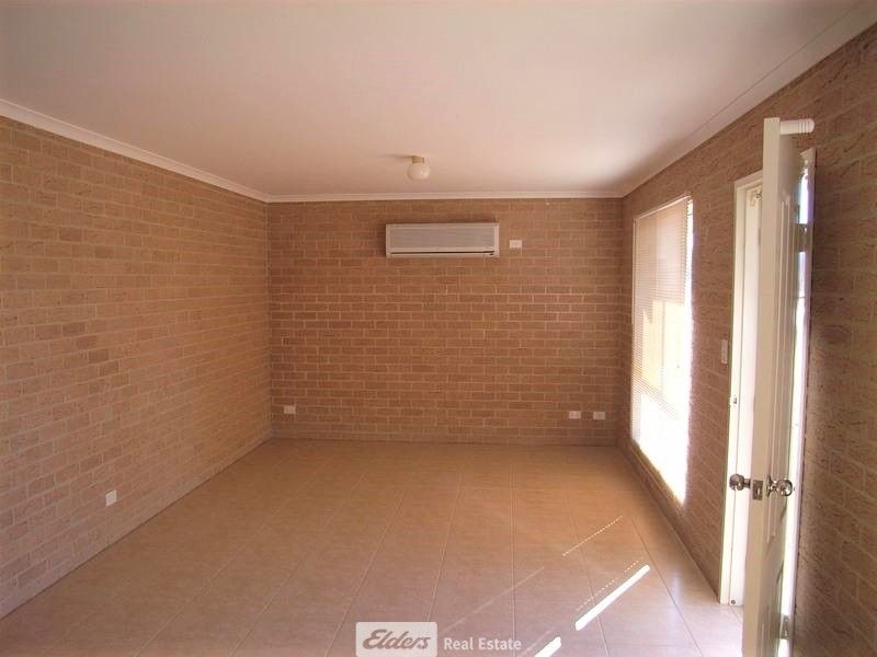 13 Narrand Street, Darlington Point NSW 2706, Image 2