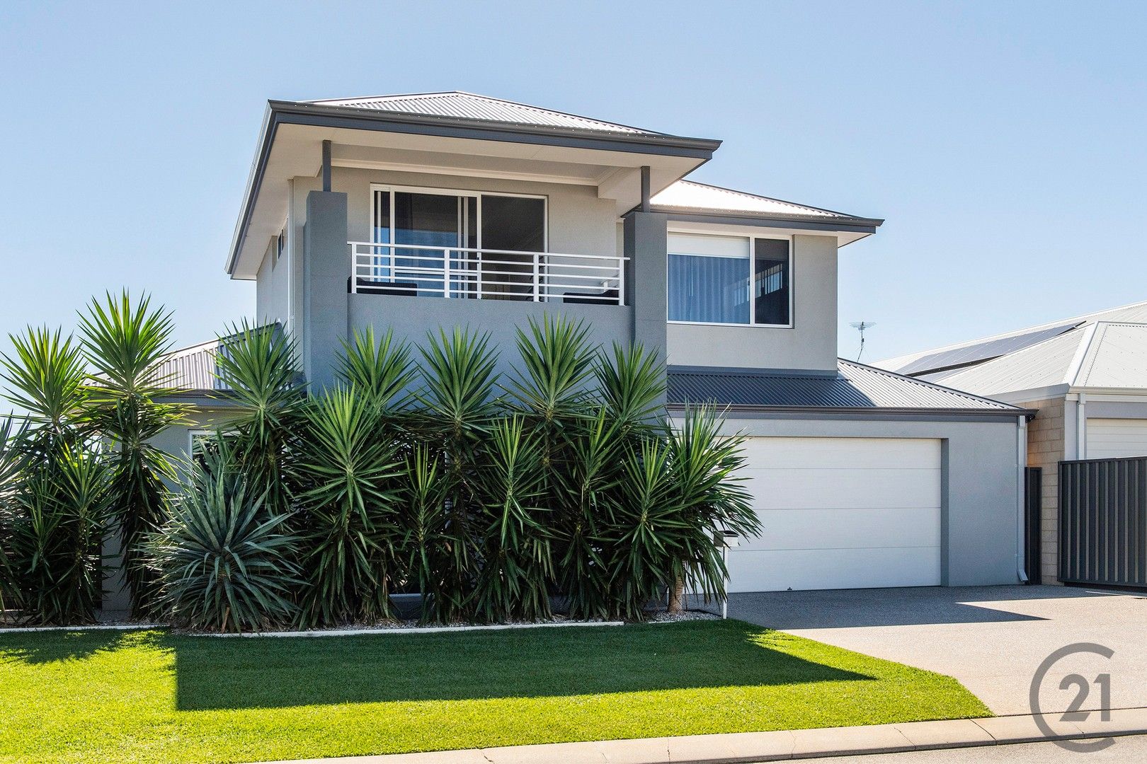 4 bedrooms House in 5 Silvereye Way ERSKINE WA, 6210