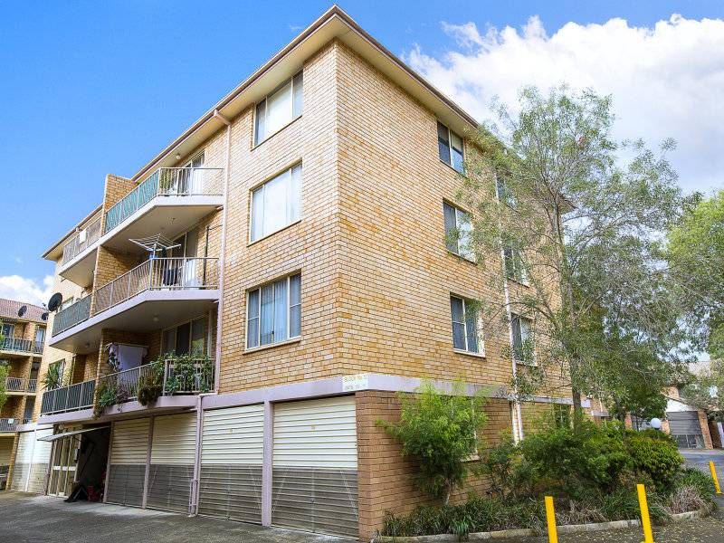 2 bedrooms Apartment / Unit / Flat in 100/1 Riverpark Drive LIVERPOOL NSW, 2170