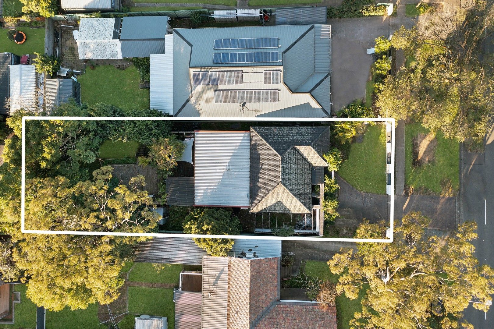 3 bedrooms House in 239 President Avenue MIRANDA NSW, 2228