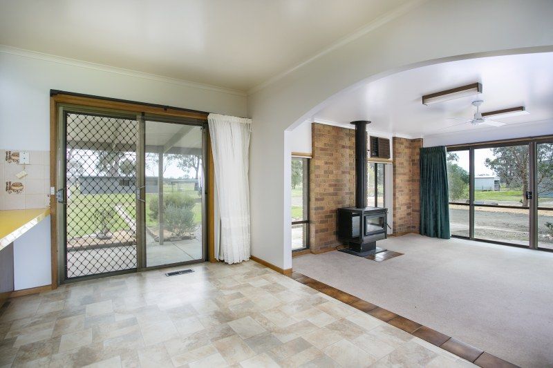 39 Oberins Road, Goornong VIC 3557, Image 2