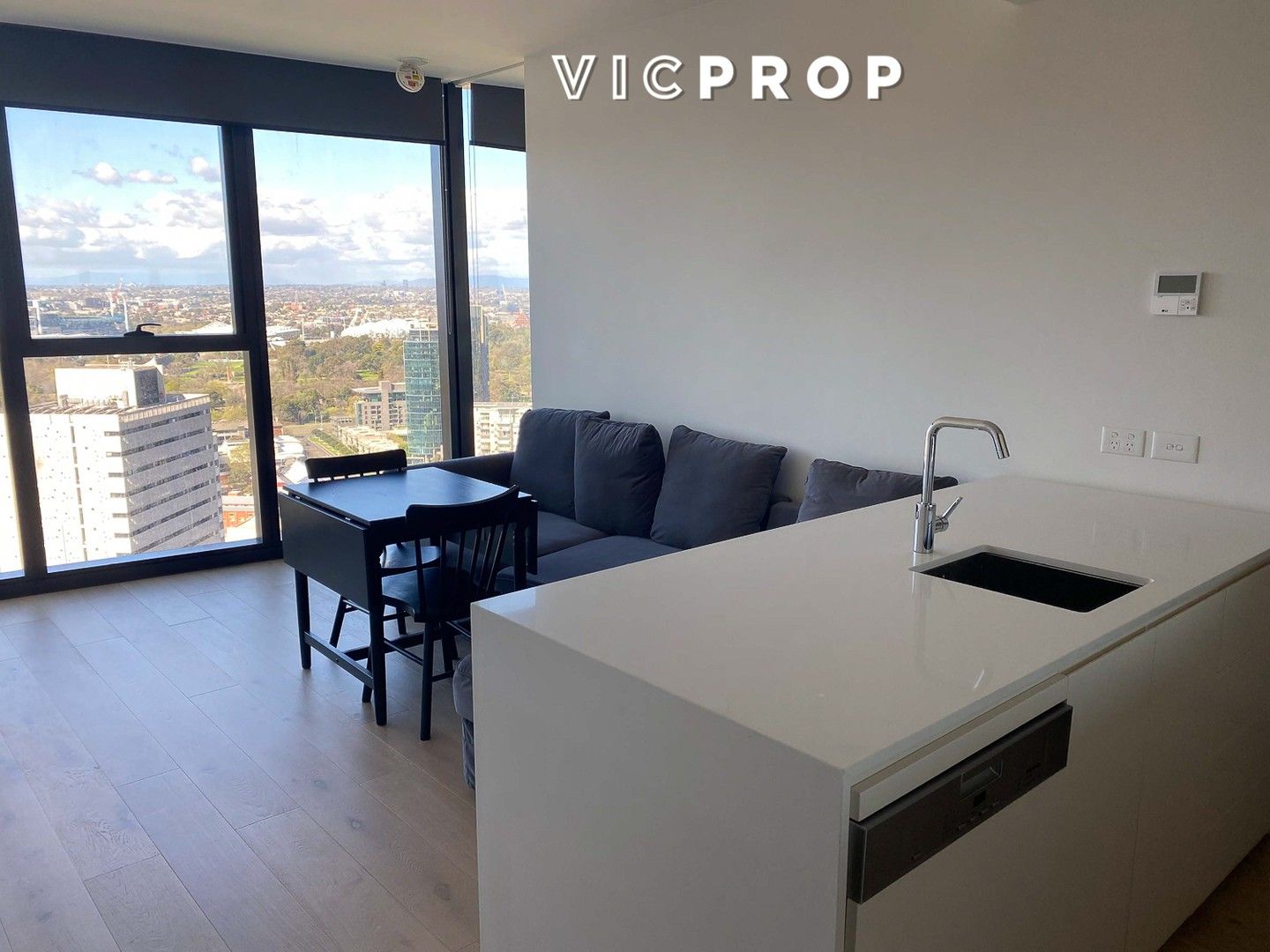 2 bedrooms Apartment / Unit / Flat in 2704/18 Hoff Boulevard SOUTHBANK VIC, 3006