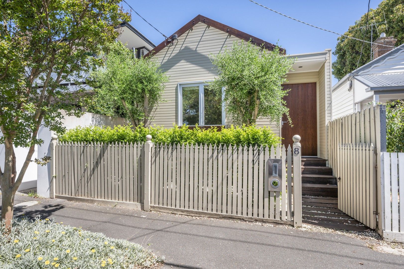 3 bedrooms House in 8 Fulton Street ARMADALE VIC, 3143