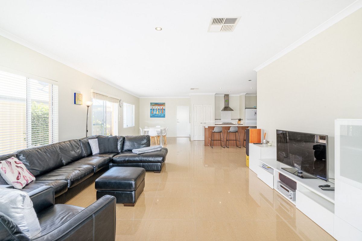 45 Currawong Drive, Broadwater WA 6280, Image 2