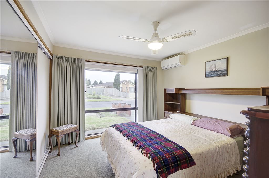 15 B Orbit Drive, Whittington VIC 3219, Image 2