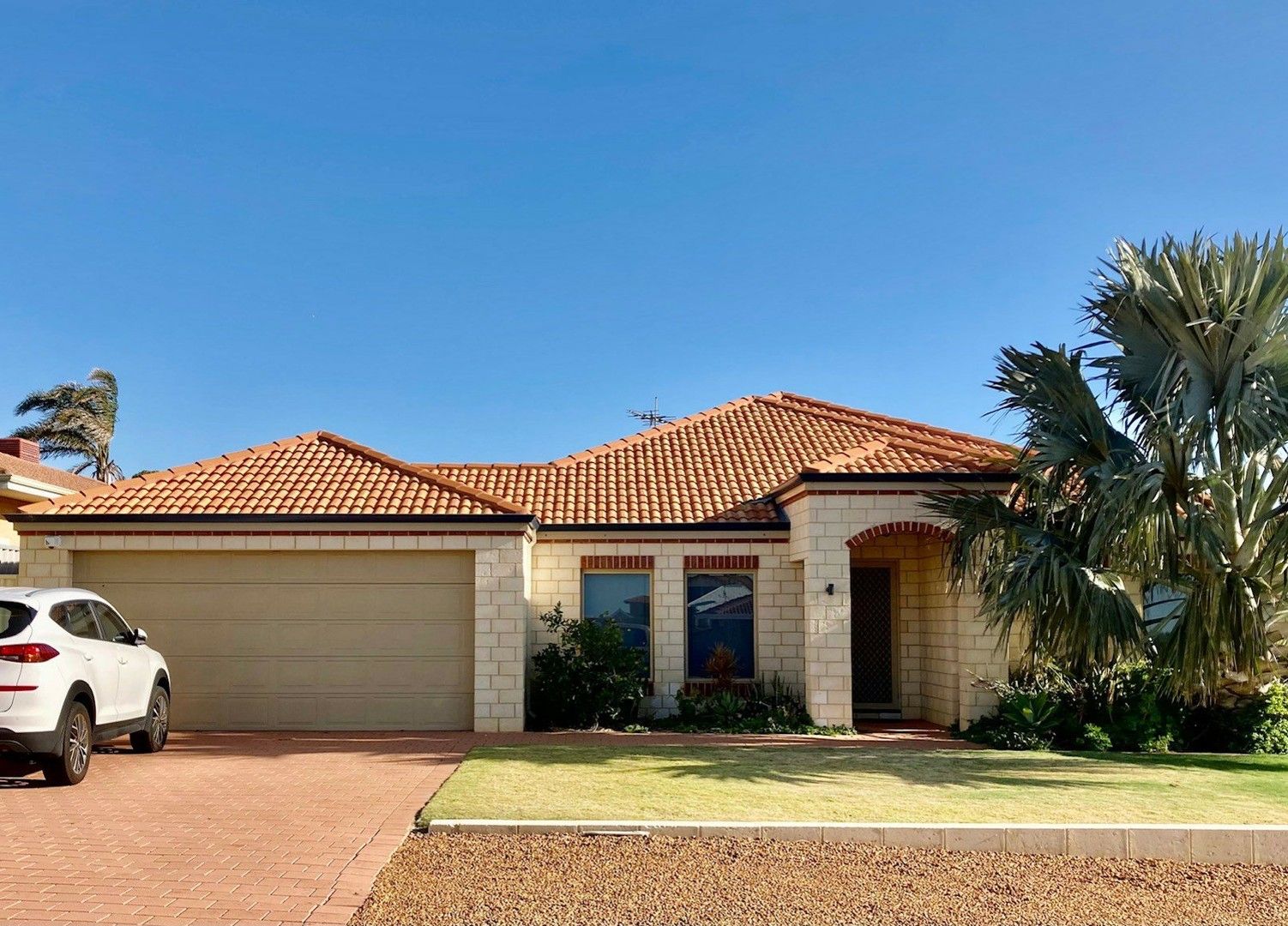 4 bedrooms House in 8 Moffatt Place TARCOOLA BEACH WA, 6530