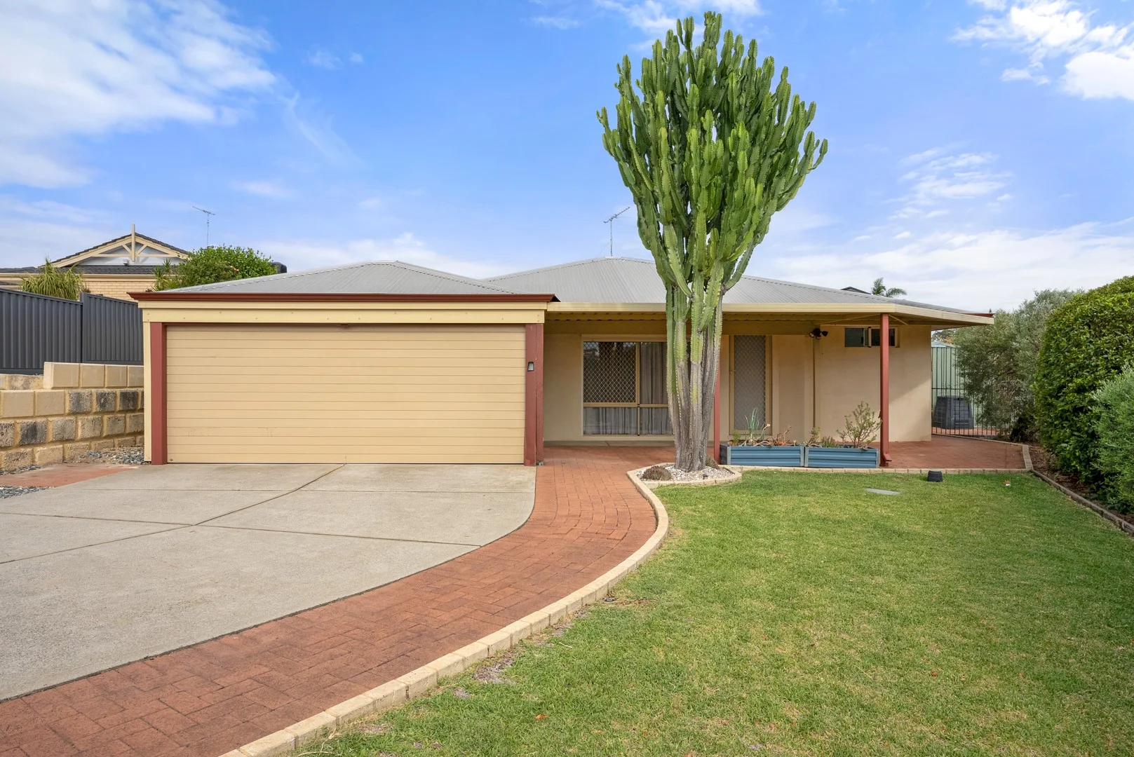 16 Brignell Gardens, Parmelia WA 6167
