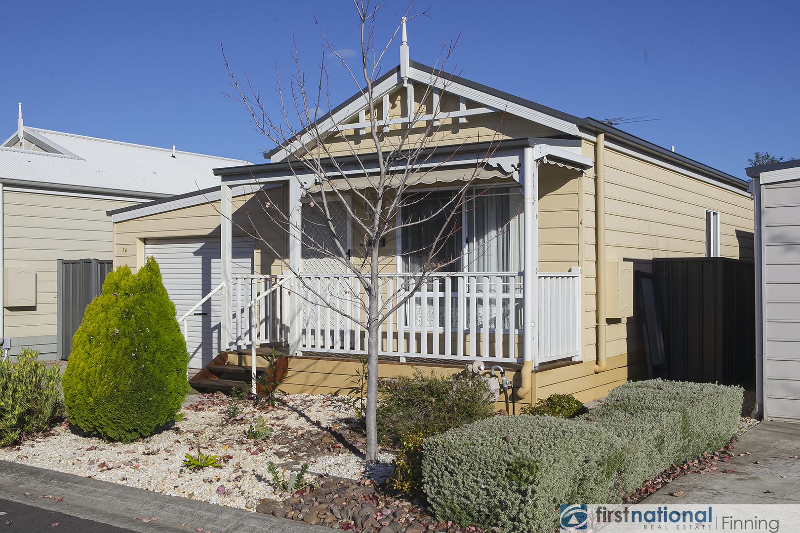 16/2 Cameron Street, Cranbourne East VIC 3977, Image 2