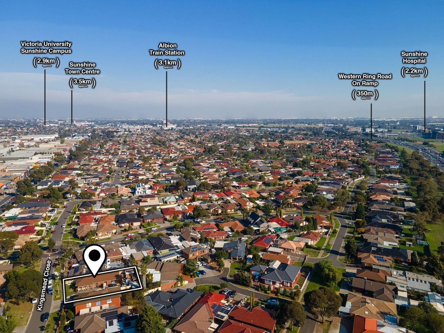 4 bedrooms House in 5 Kingsmead Close SUNSHINE NORTH VIC, 3020