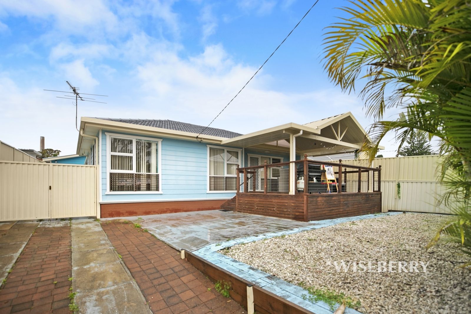 31 Spencer Road, Mannering Park NSW 2259, Image 0