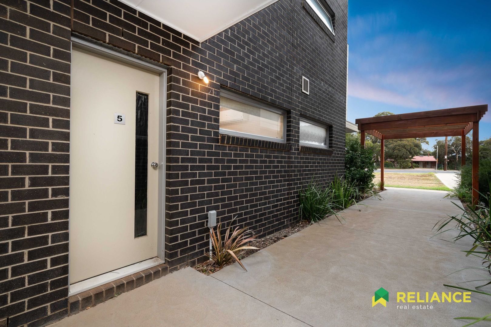 5/5 Thomas Carr Drive, Tarneit VIC 3029, Image 2