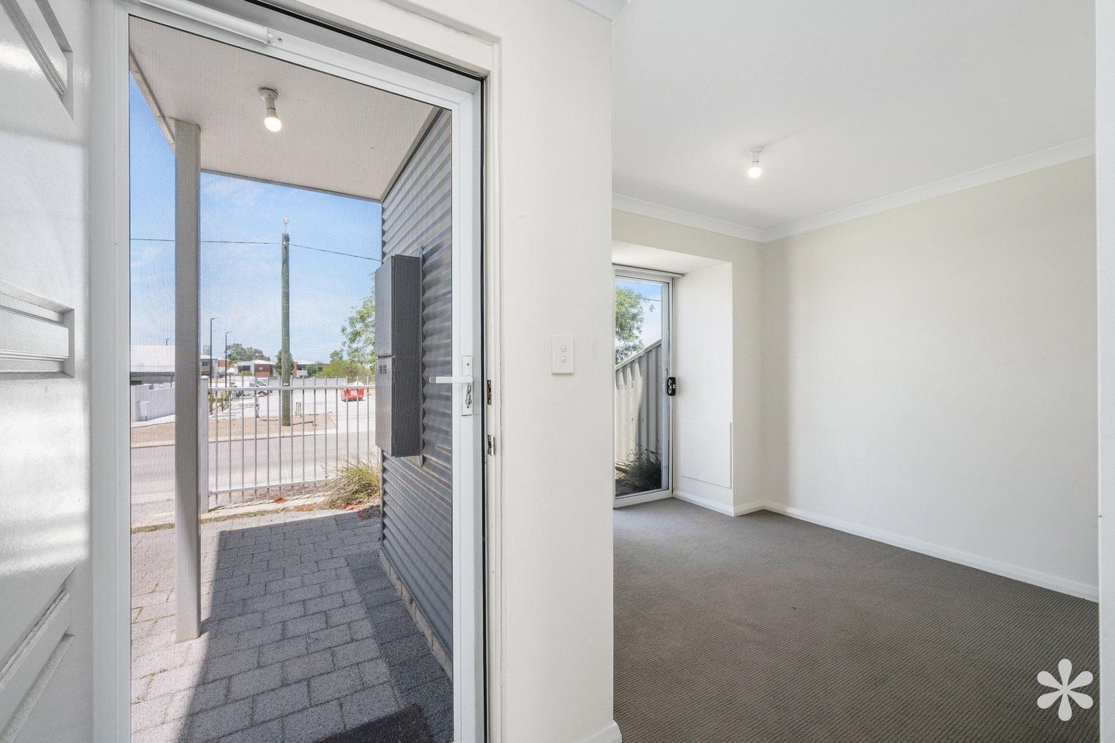 9/1 Positano Crescent, Yangebup WA 6164, Image 2