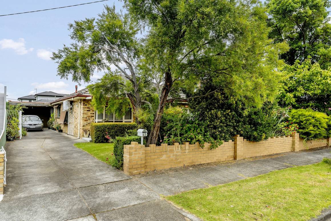 Picture of 43 Lowson Street, FAWKNER VIC 3060