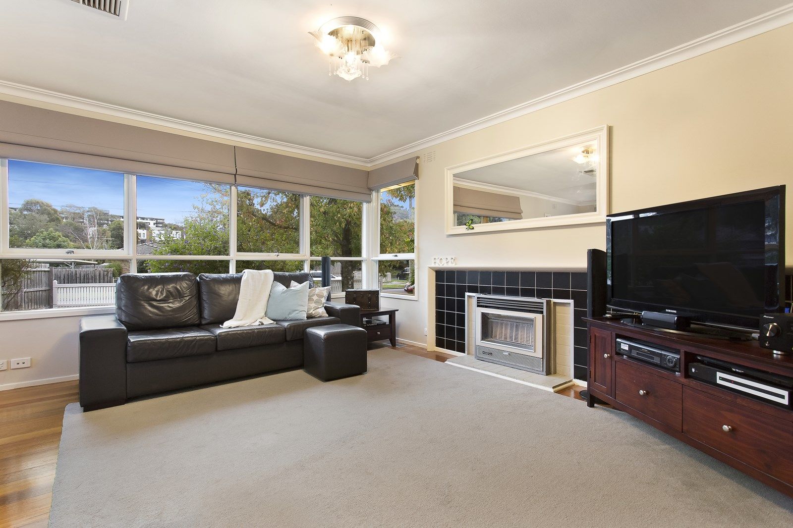 8 Akuna Avenue, Notting Hill VIC 3168, Image 2