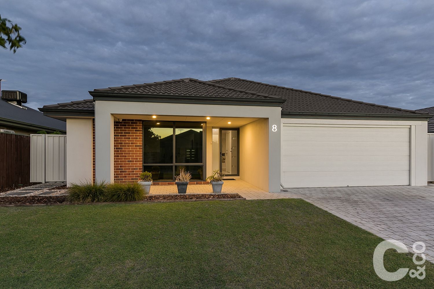 4 bedrooms House in 8 Celestine Avenue WELLARD WA, 6170