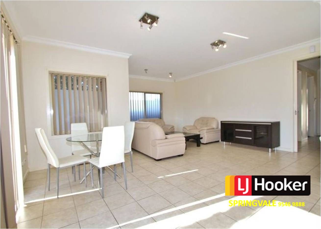 2/11 WHITWORTH AVE, Springvale VIC 3171, Image 1