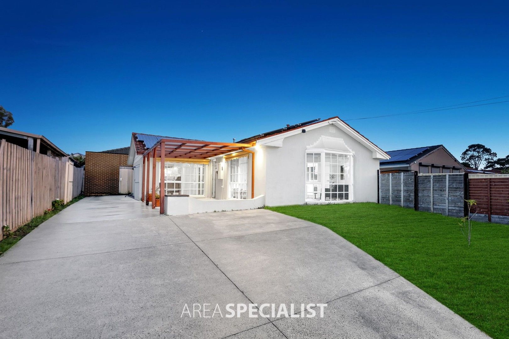 4 Sinclair Court, Hampton Park VIC 3976, Image 0