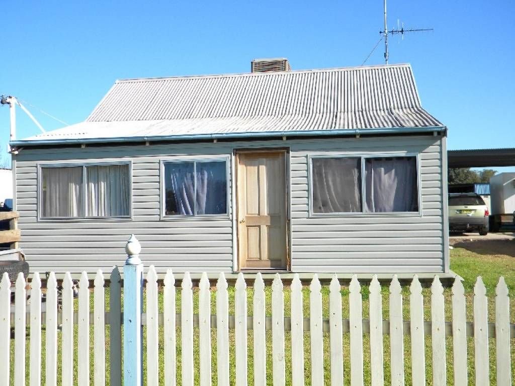 Property Report for 9 Beechworth Street, Whitton NSW 2705