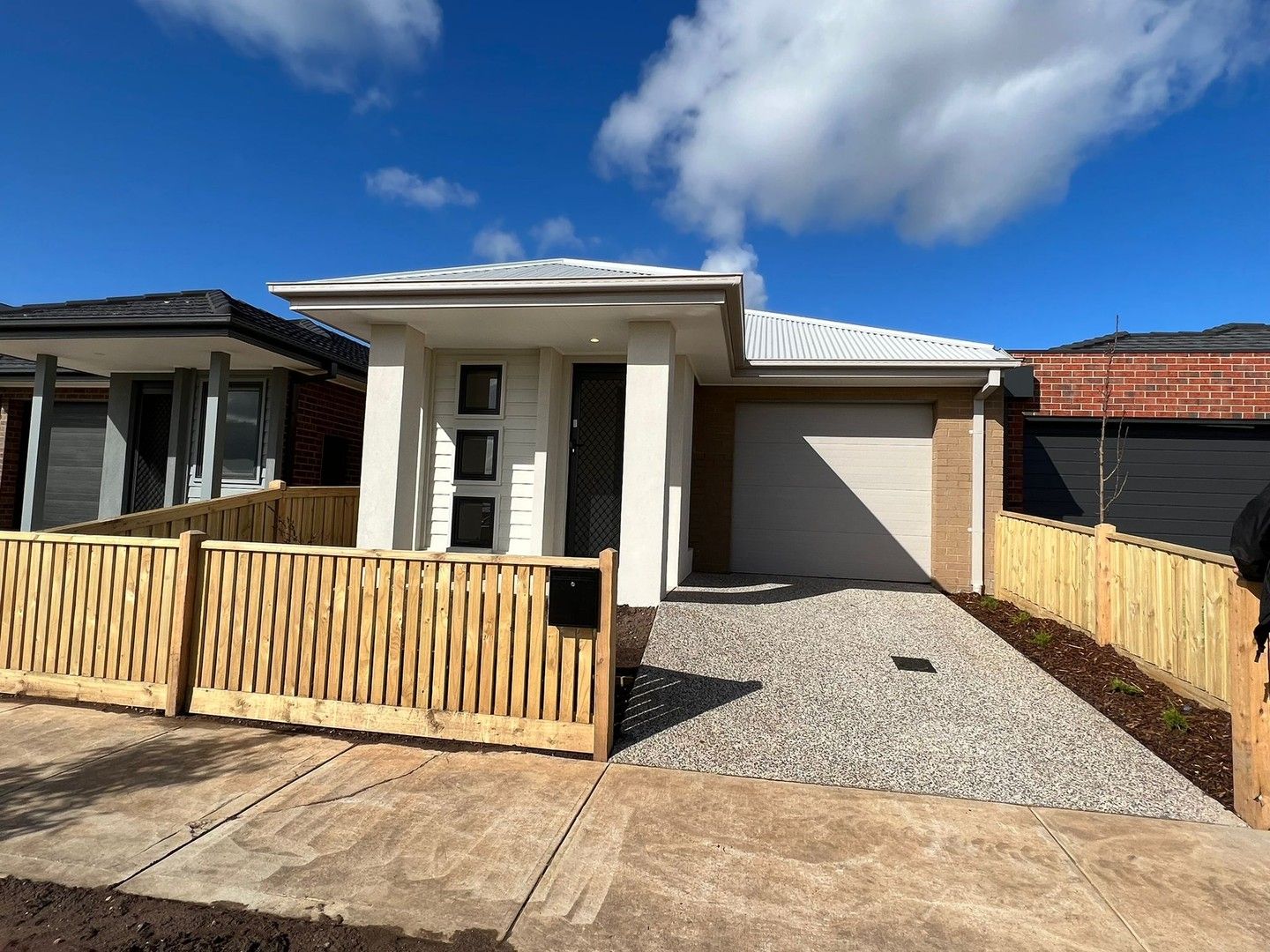 3 bedrooms House in 46 Viola Drive ROCKBANK VIC, 3335