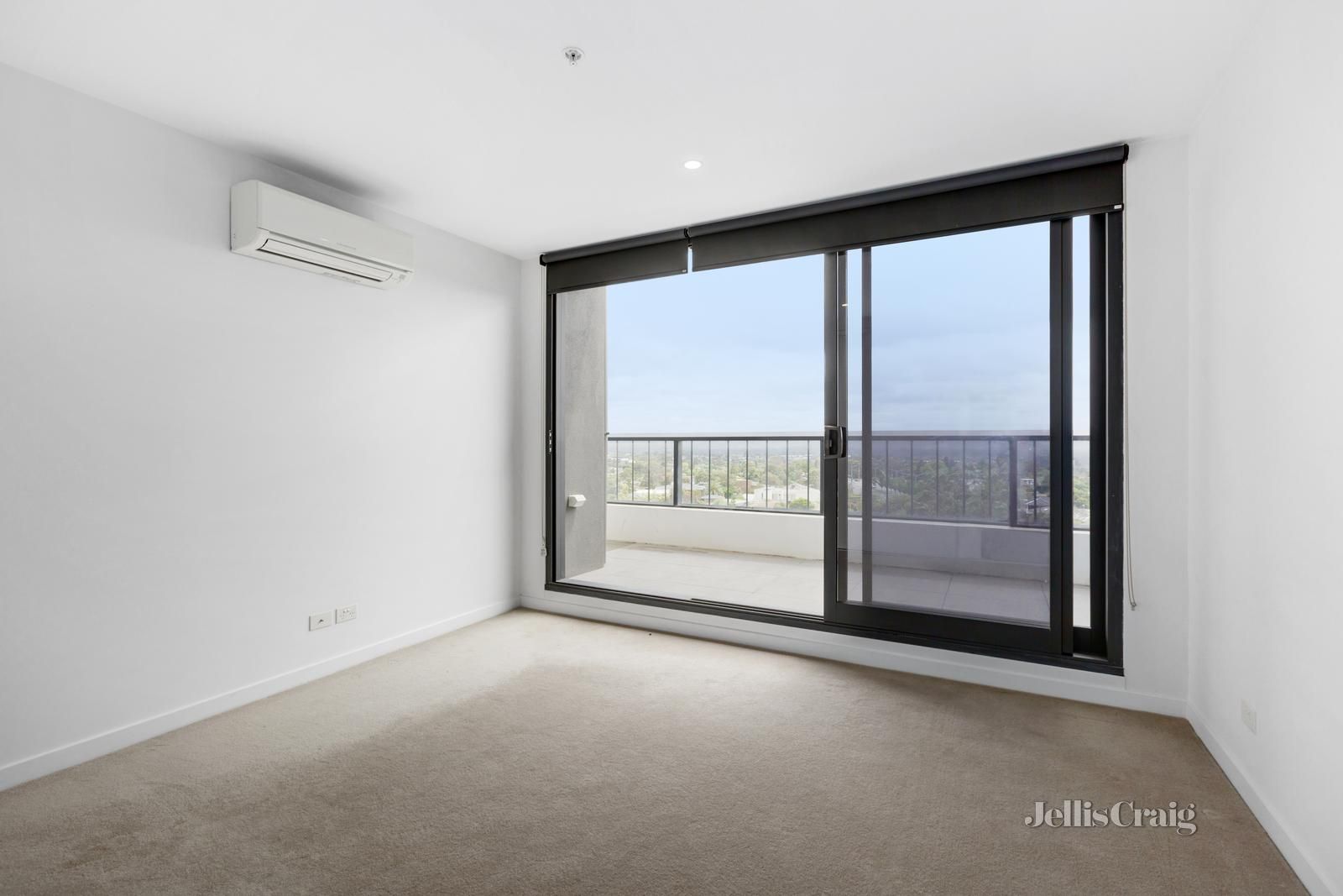 702/5 Sovereign Point Court, Doncaster VIC 3108, Image 2