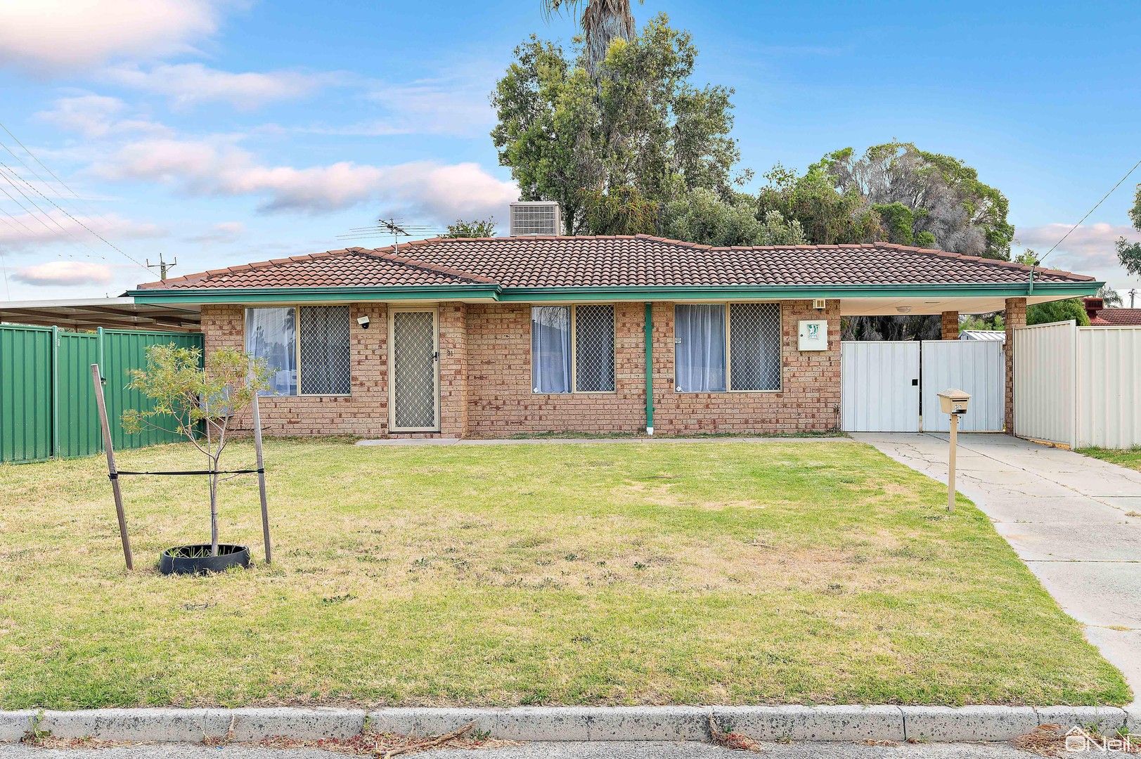 3 bedrooms House in 31 Hansen Road SEVILLE GROVE WA, 6112