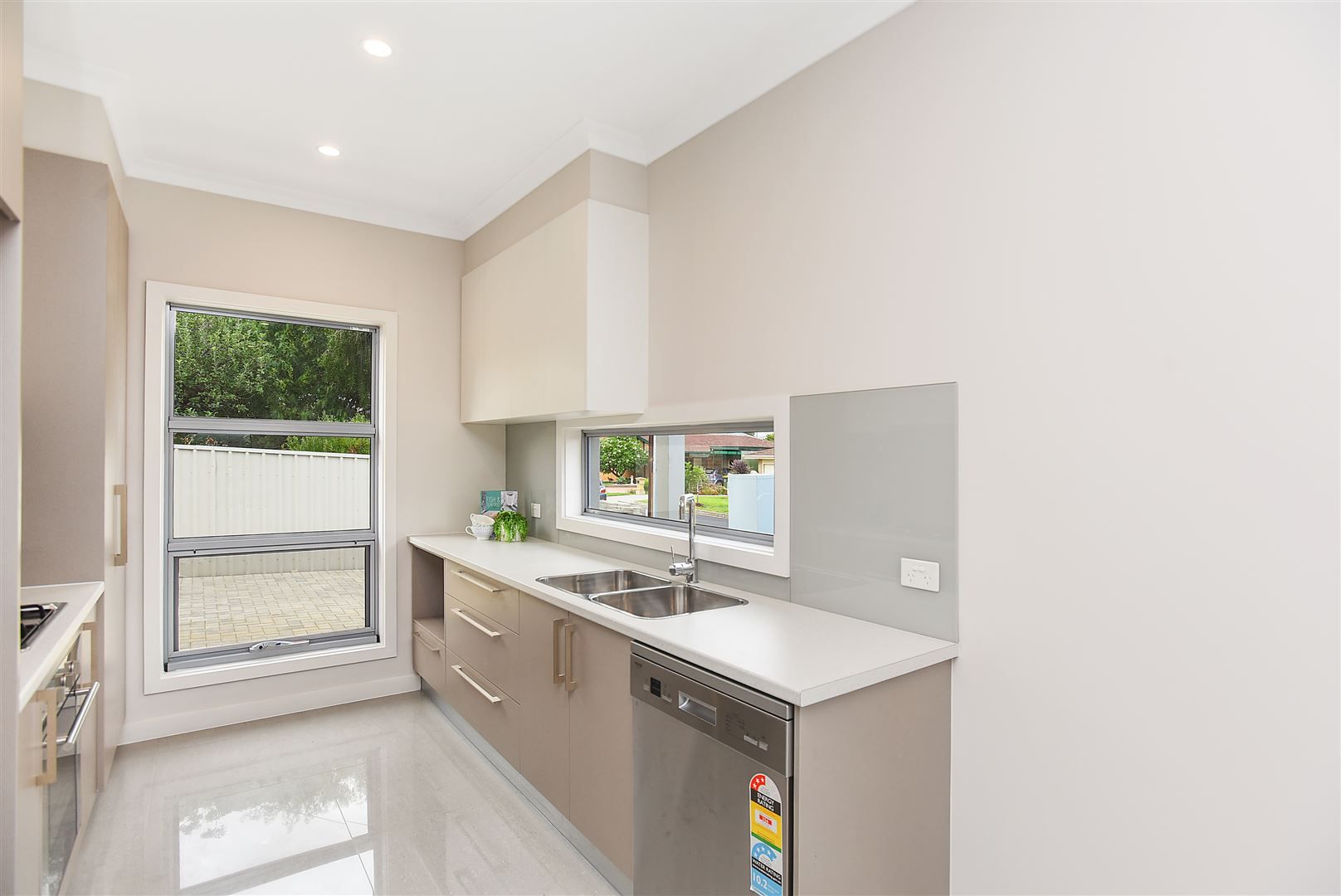 3/5 Bruce Avenue, Christies Beach SA 5165, Image 2