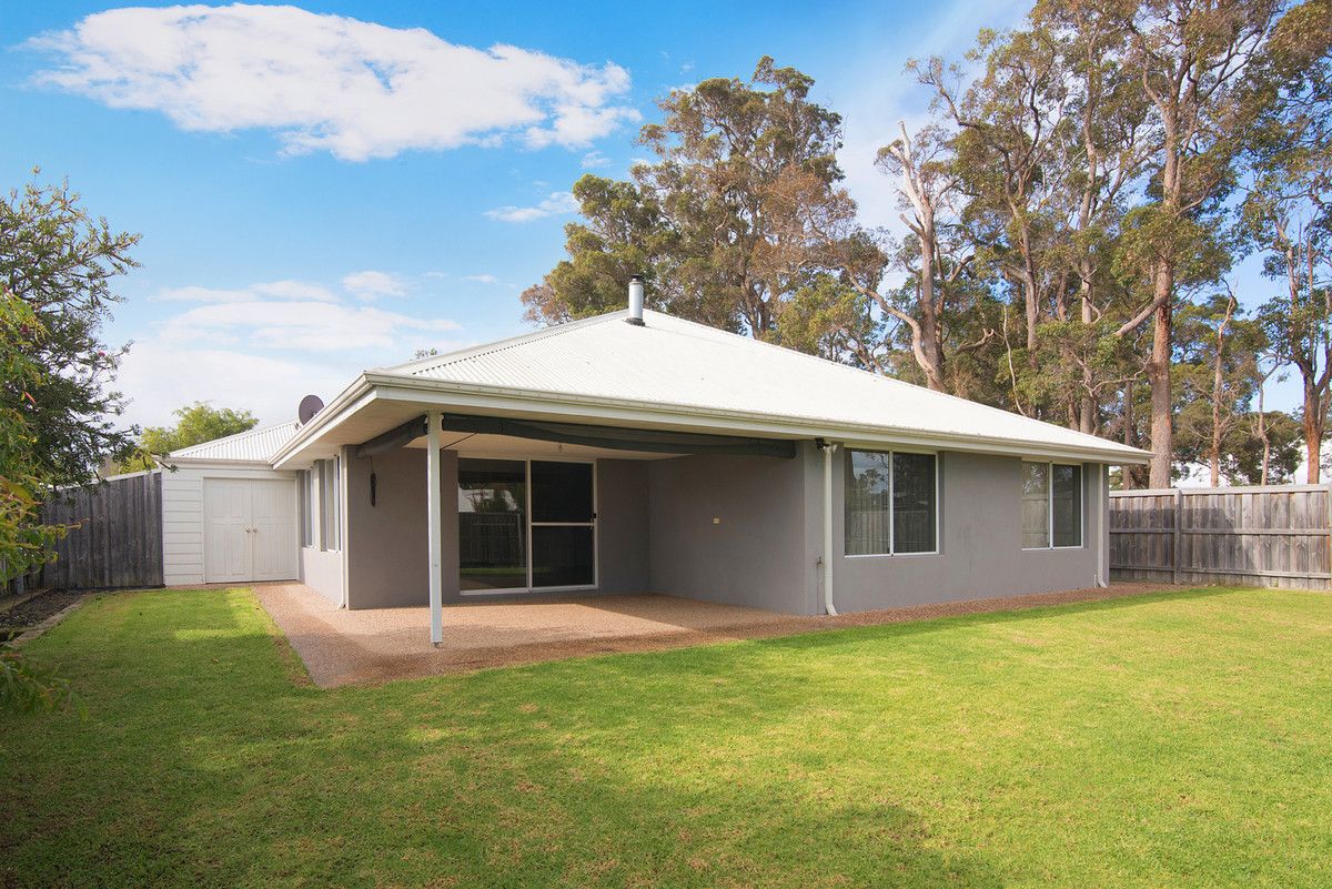 8 Honeyeater Loop, Margaret River WA 6285, Image 2