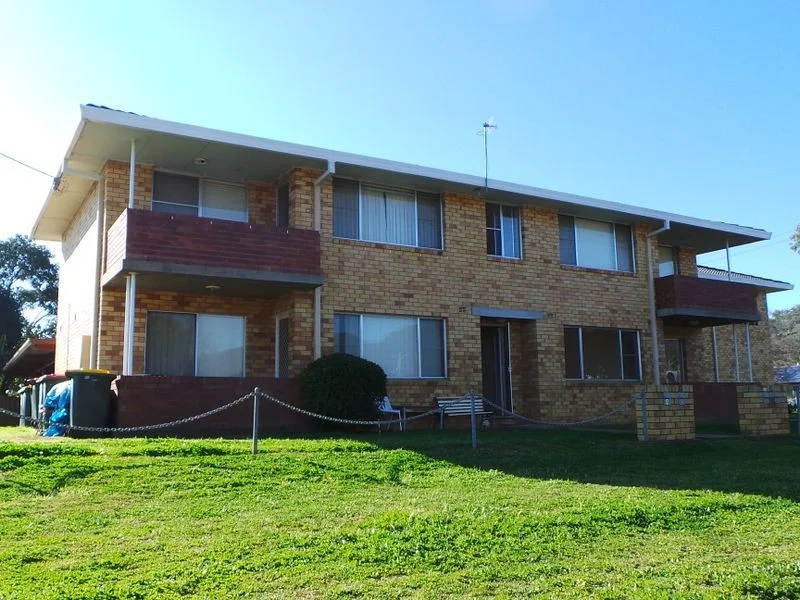 2/12-14 Macquarie St, North Tamworth NSW 2340