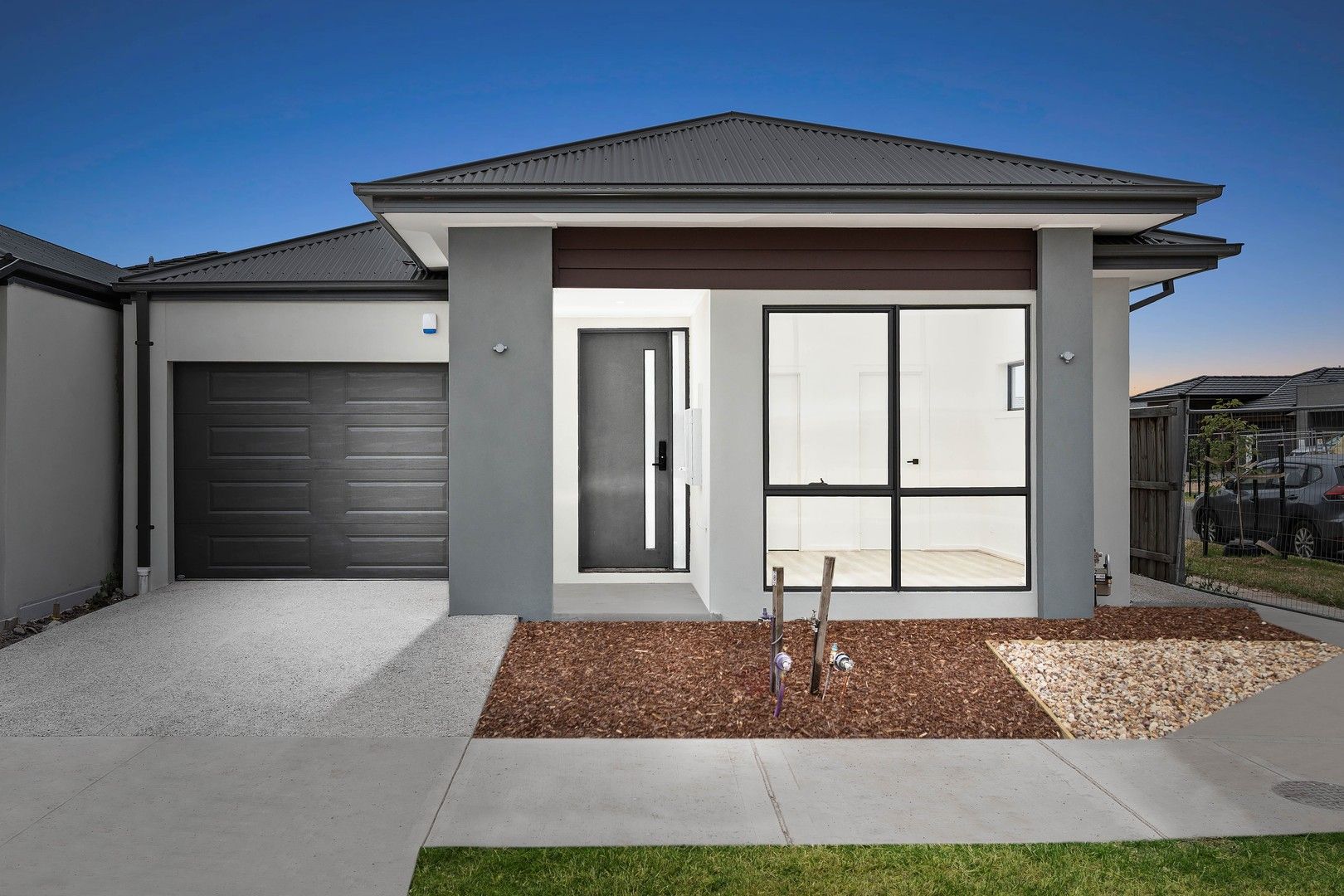 32 Palmdale Crescent, Mambourin VIC 3024, Image 0