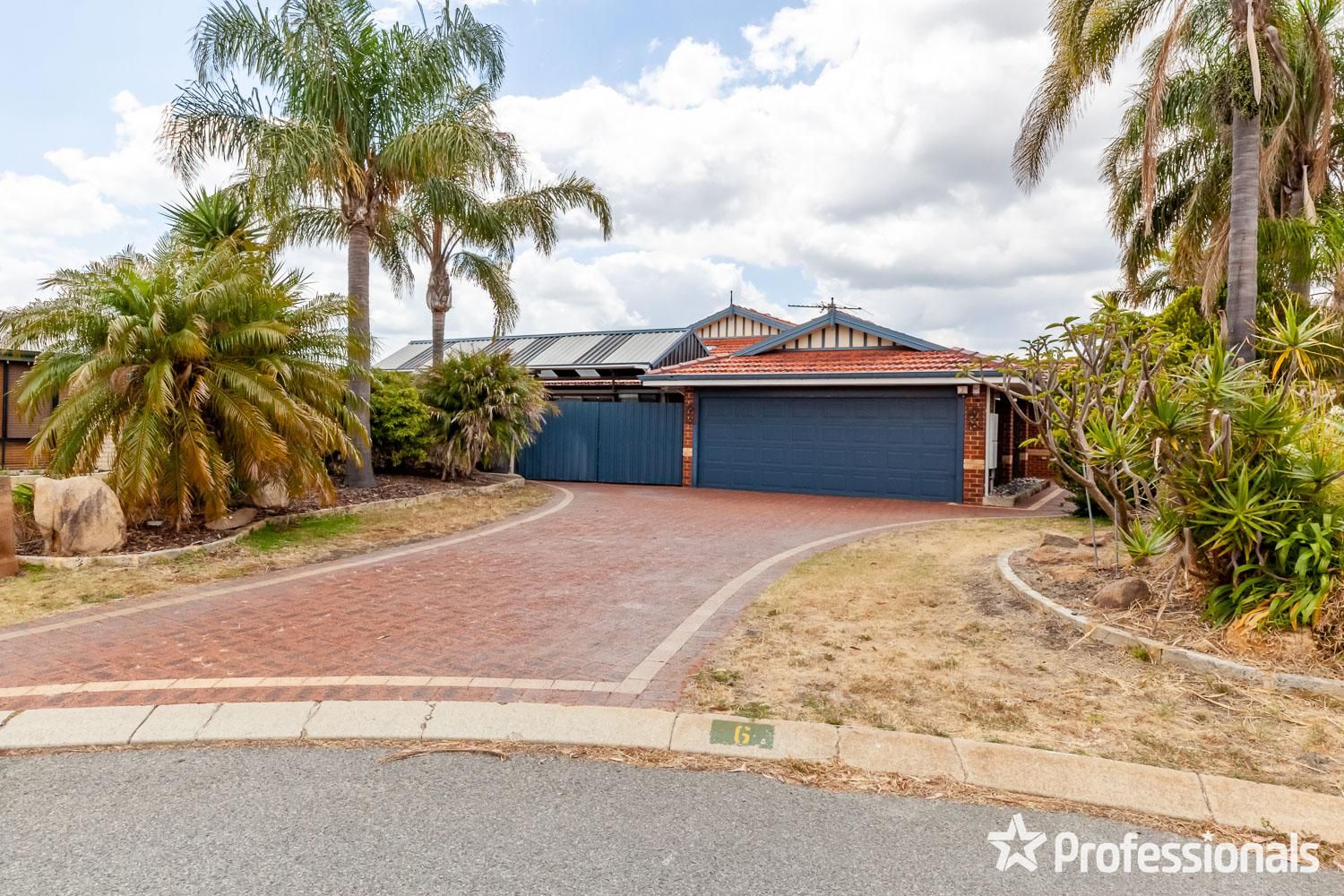 4 bedrooms House in 6 Bourne Court HUNTINGDALE WA, 6110